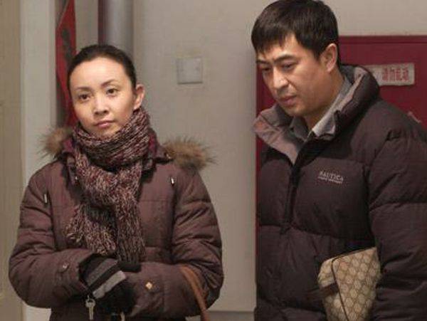 电影左右剧照:听到枚竹的受精要求,肖路一筹莫展