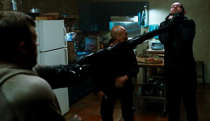 毒液:致命守护者剧照:埃迪具有超能力