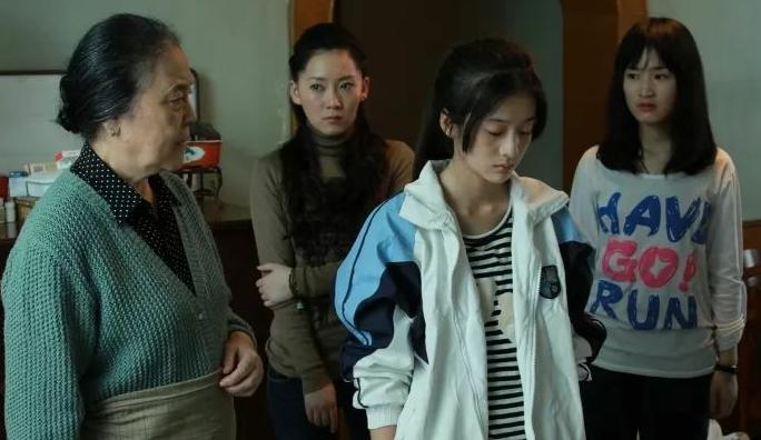 狗十三剧照6:家人为爱因斯坦走失也不得安宁