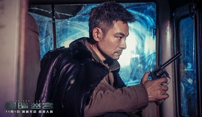 黑暗迷宫剧情:老钱拿出手枪吓走偷方便面的马文