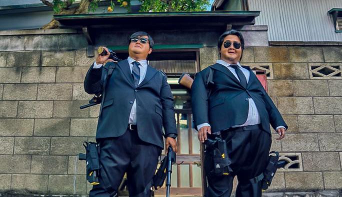 胖子行动队剧照:建军和英俊相互掩护奋力杀敌