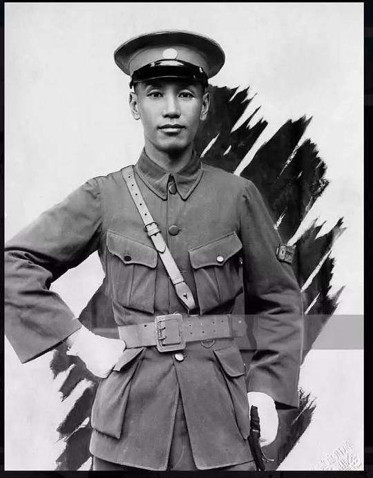 凤凰大视野2019:黄埔往事剧情介绍